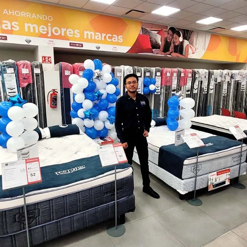 Promotor capacitado en piso de venta